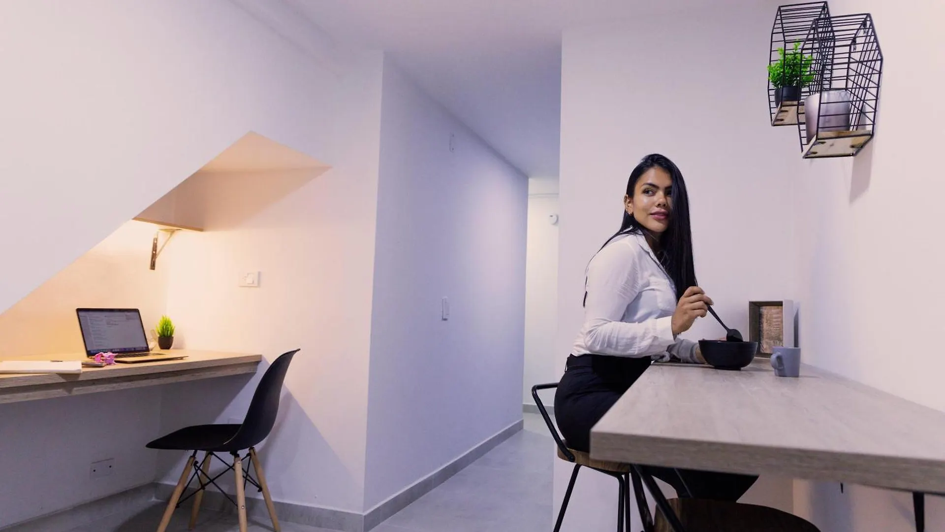 Apartamentos Con Vista Boscosa Y Parking En Buenos Aires, Medellin Apartment