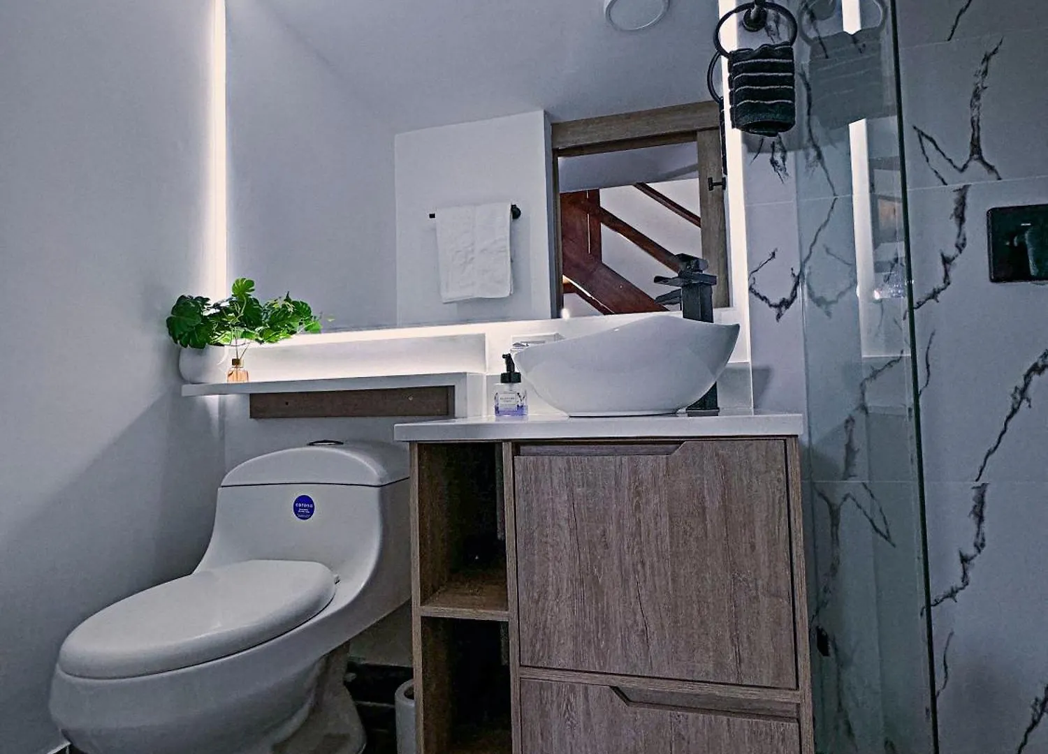 アパート Apartamentos Con Vista Boscosa Y Parking En Buenos Aires, メデジン