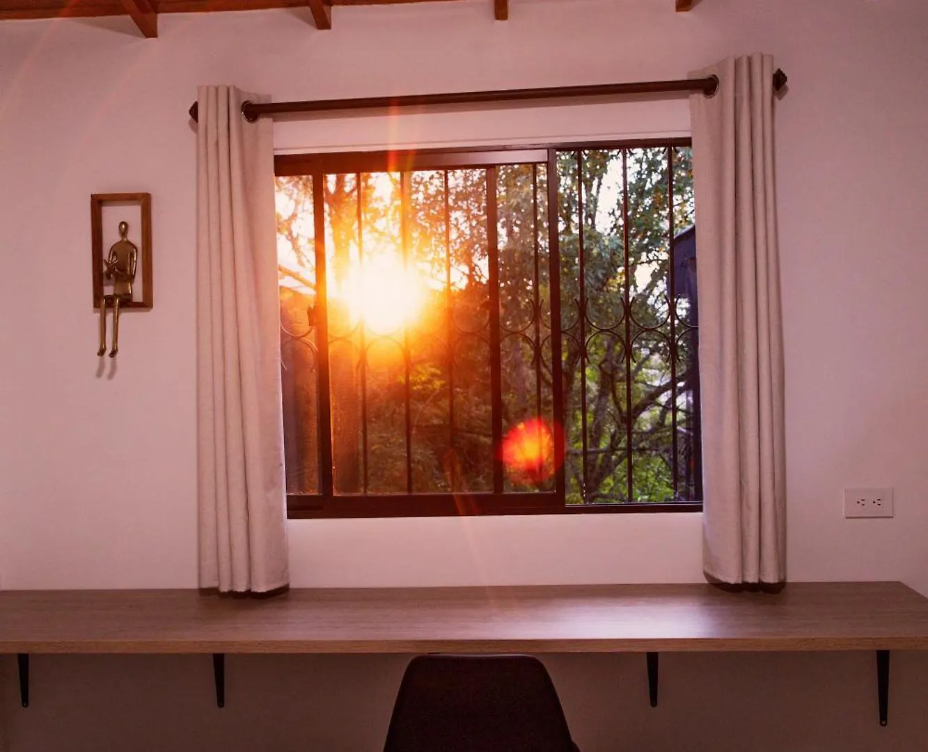 Apartamentos Con Vista Boscosa Y Parking En Buenos Aires, メデジン